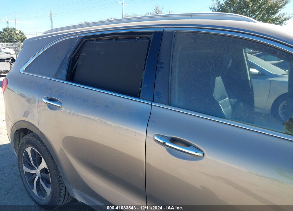 2017 KIA SORENTO 2.0T EX VIN: 5XYPH4A11HG277087