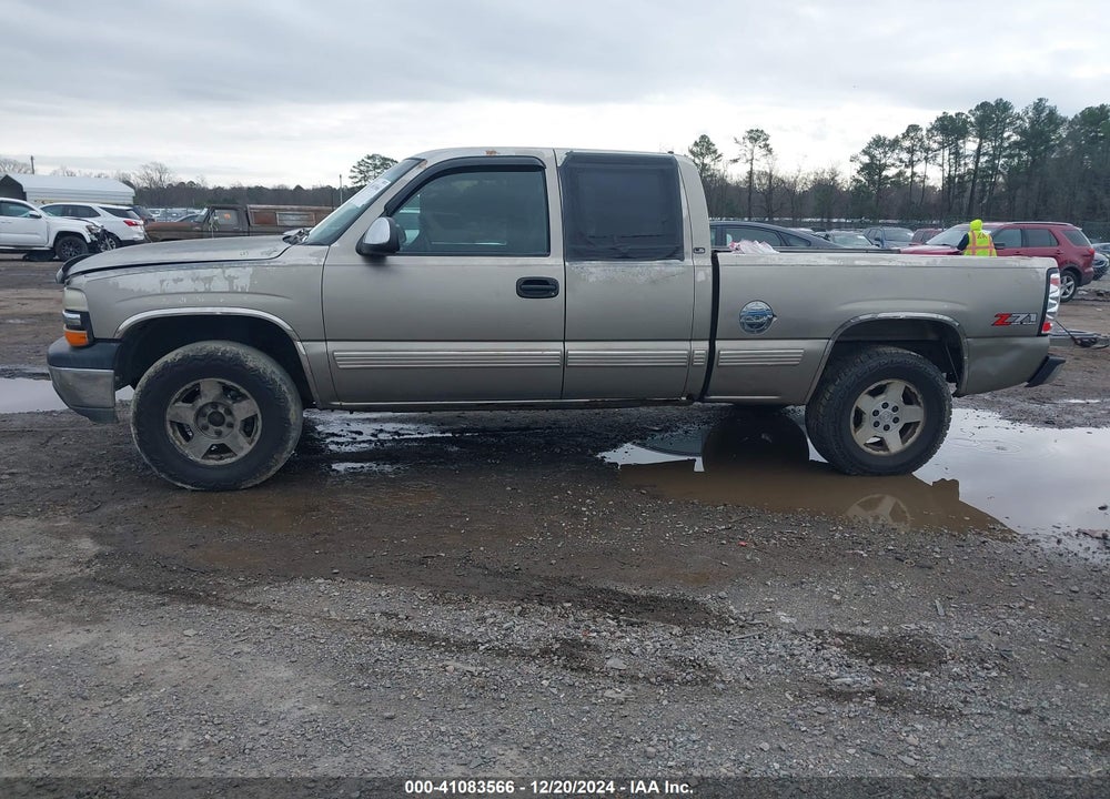 2001 CHEVROLET SILVERADO 1500 LS VIN: 1GCEK19TX1E145957