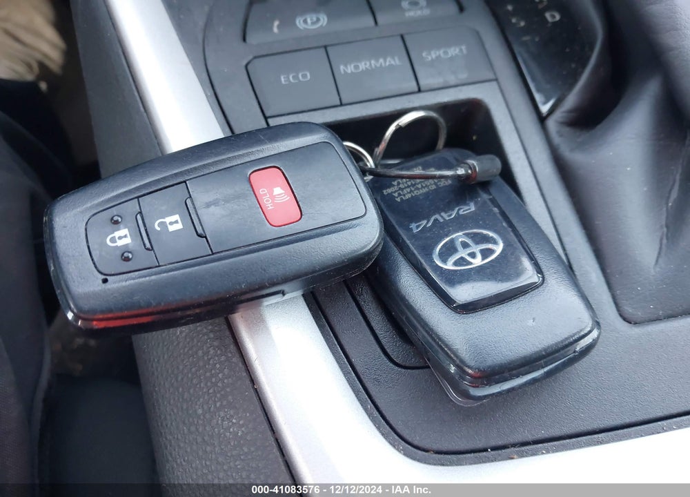 2024 TOYOTA RAV4 XLE VIN: 2T3W1RFV4RW315326