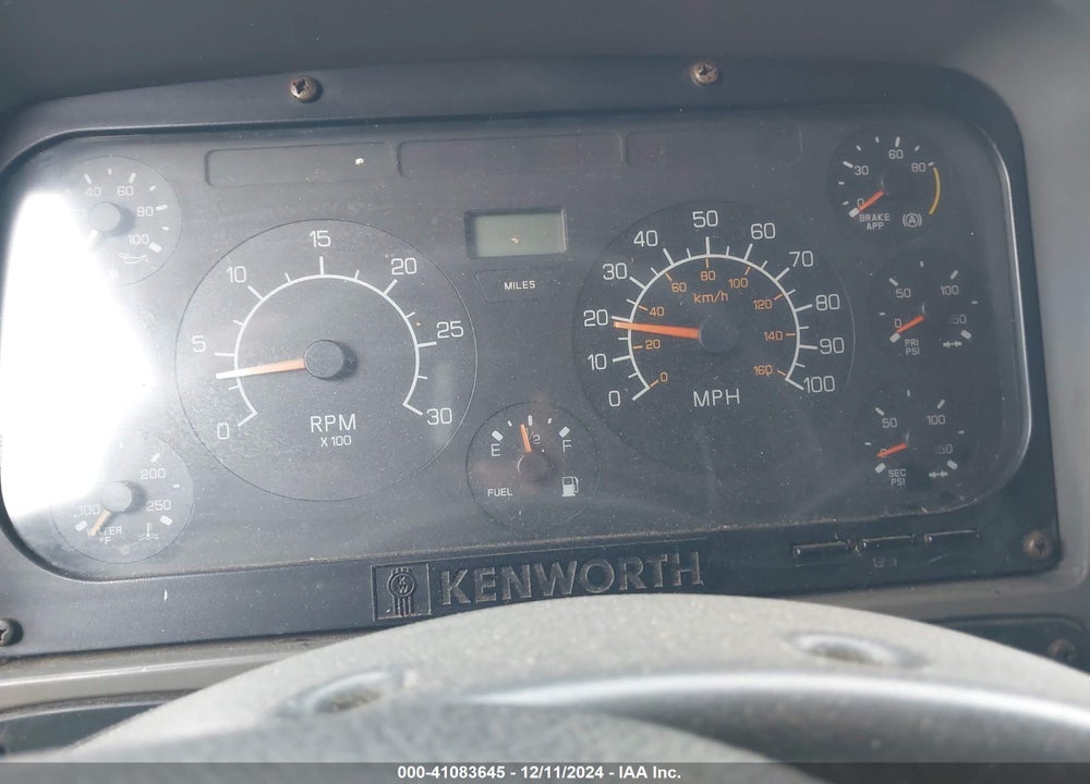 2006 KENWORTH T2000 T2000 VIN: 1XKTDB9X66J129865