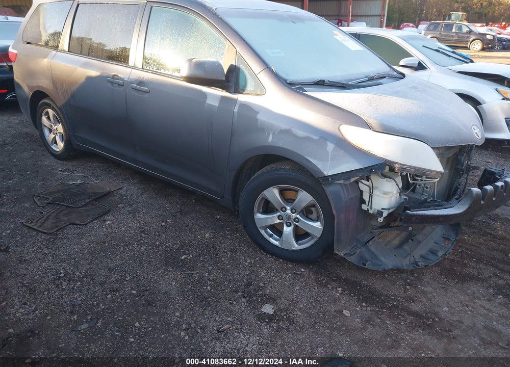 2017 TOYOTA SIENNA LE 8 PASSENGER VIN: 5TDKZ3DC4HS825858