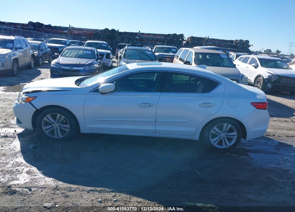 2013 ACURA ILX 2.0L VIN: 19VDE1F38DE009044