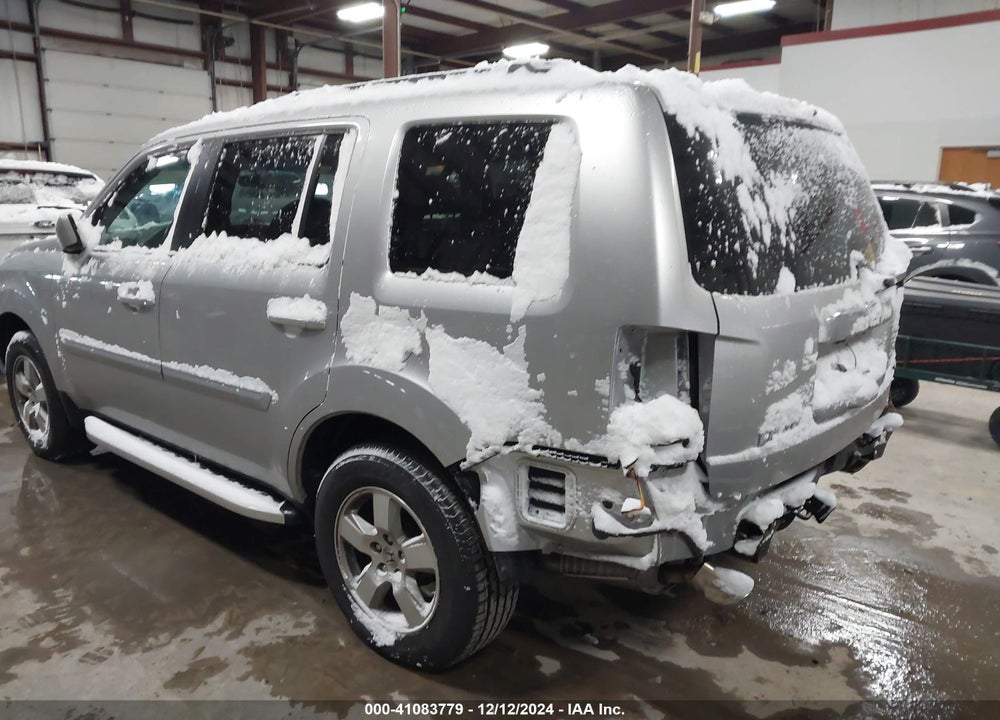 2011 HONDA PILOT EX VIN: 5FNYF4H45BB048128