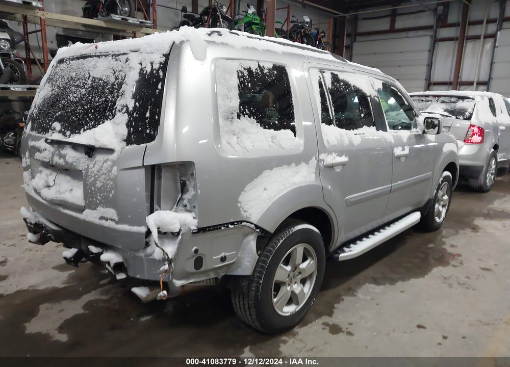 2011 HONDA PILOT EX VIN: 5FNYF4H45BB048128
