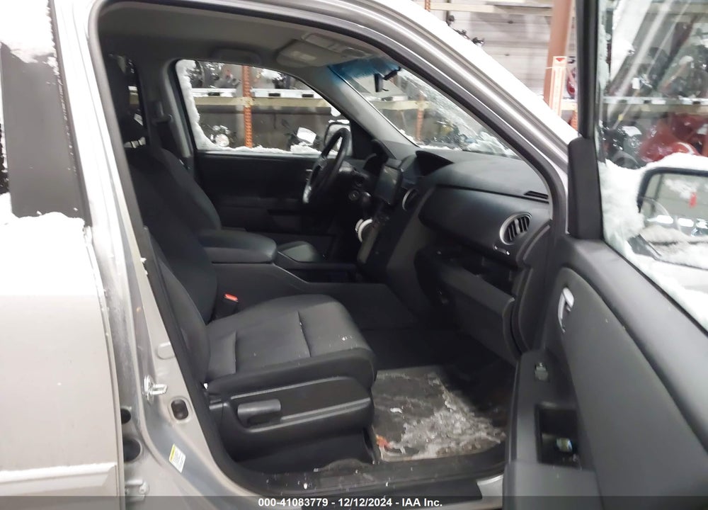 2011 HONDA PILOT EX VIN: 5FNYF4H45BB048128