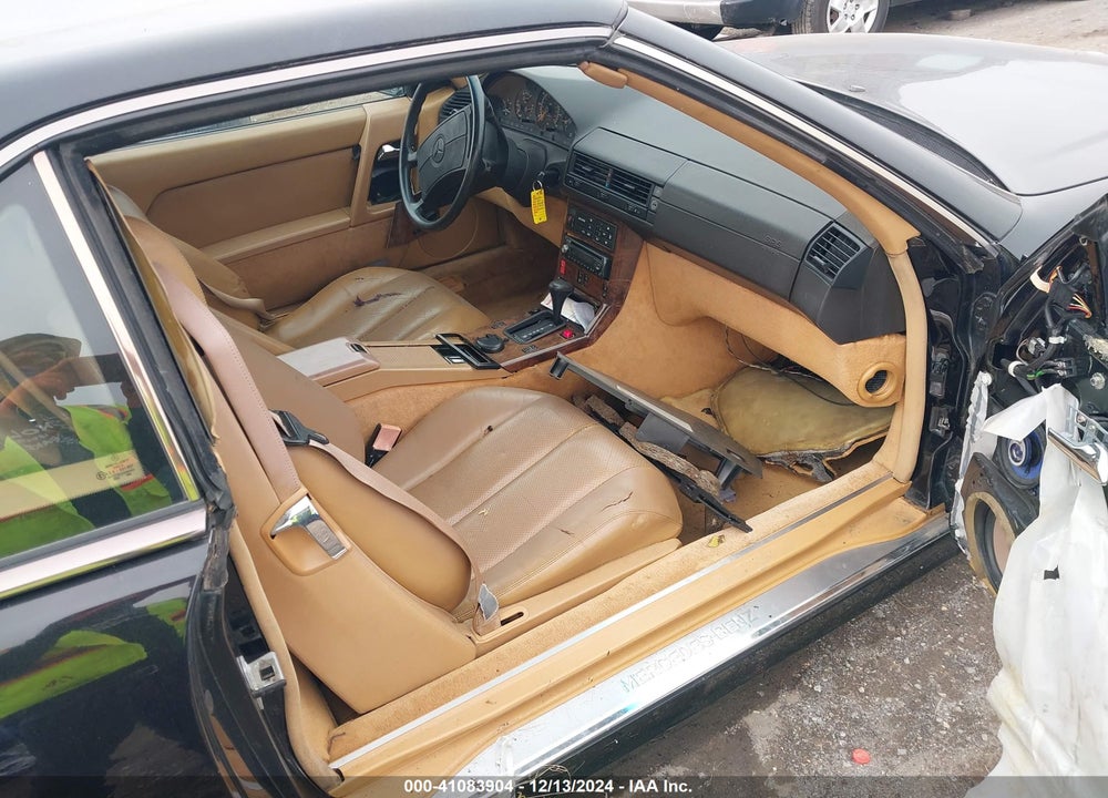 1990 MERCEDES-BENZ 500 SL VIN: WDBFA66E1LF002692