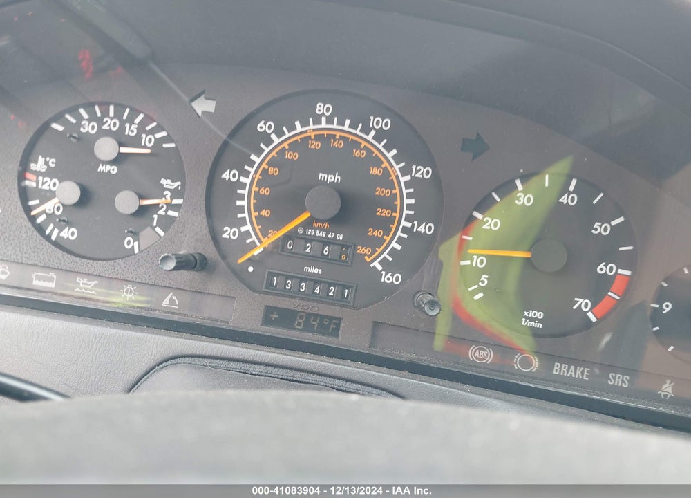 1990 MERCEDES-BENZ 500 SL VIN: WDBFA66E1LF002692