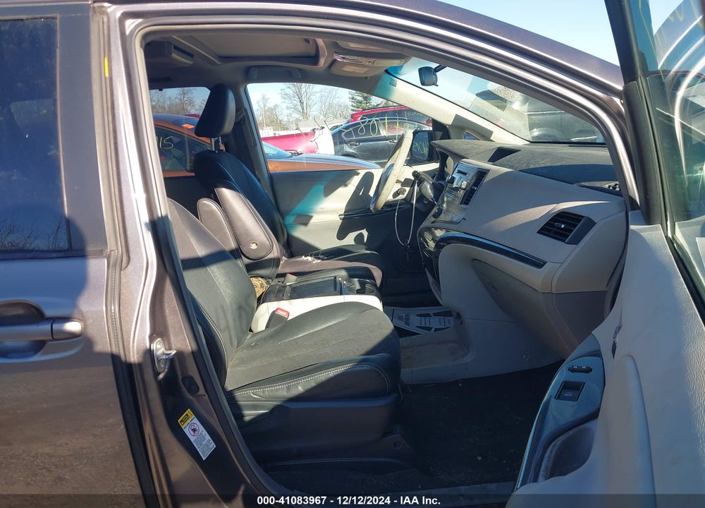 2011 TOYOTA SIENNA SPORT VIN: 5TDXK3DC6BS062470