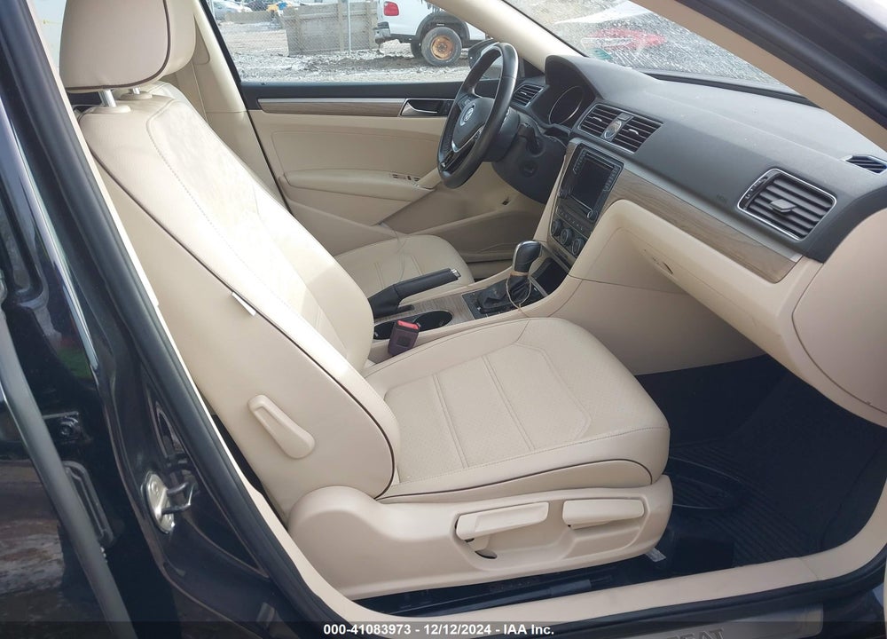 2017 VOLKSWAGEN PASSAT 1.8T SE VIN: 1VWGT7A33HC041284