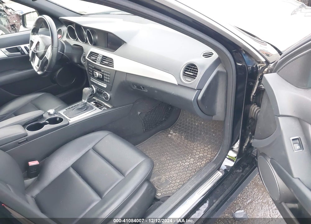 2013 MERCEDES-BENZ C 300 LUXURY 4MATIC/SPORT 4MATIC VIN: WDDGF8AB8DG129991