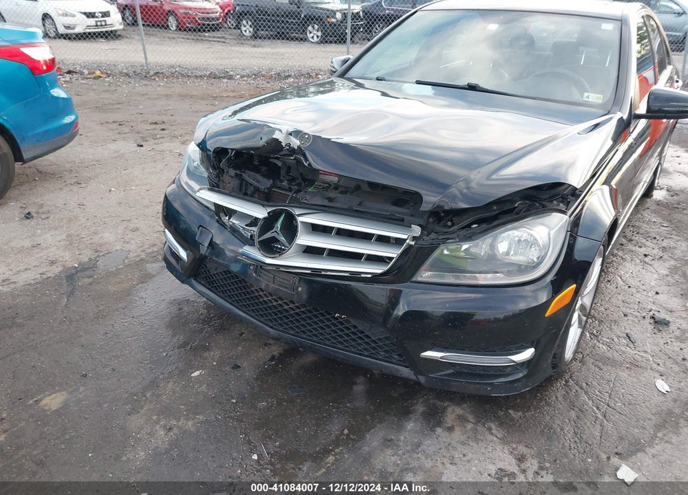 2013 MERCEDES-BENZ C 300 LUXURY 4MATIC/SPORT 4MATIC VIN: WDDGF8AB8DG129991