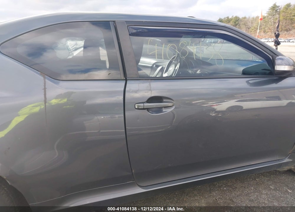 2011 TOYOTA SCION VIN: JTKJF5C74B3010369
