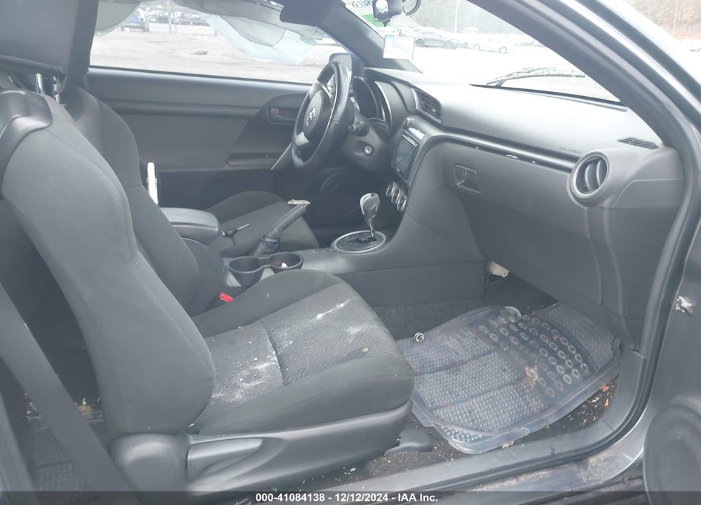 2011 TOYOTA SCION VIN: JTKJF5C74B3010369