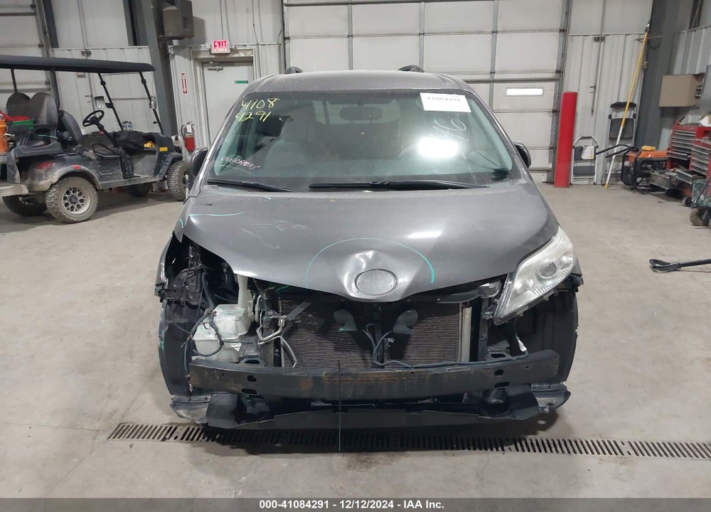 2014 TOYOTA SIENNA LE V6 8 PASSENGER VIN: 5TDKK3DC9ES497563