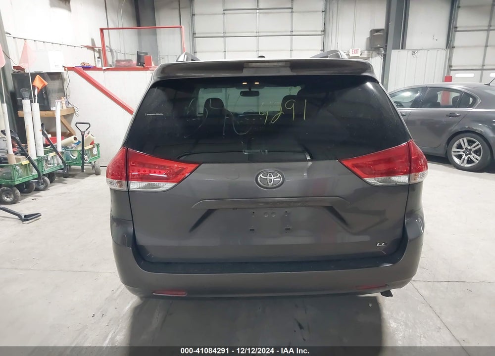 2014 TOYOTA SIENNA LE V6 8 PASSENGER VIN: 5TDKK3DC9ES497563