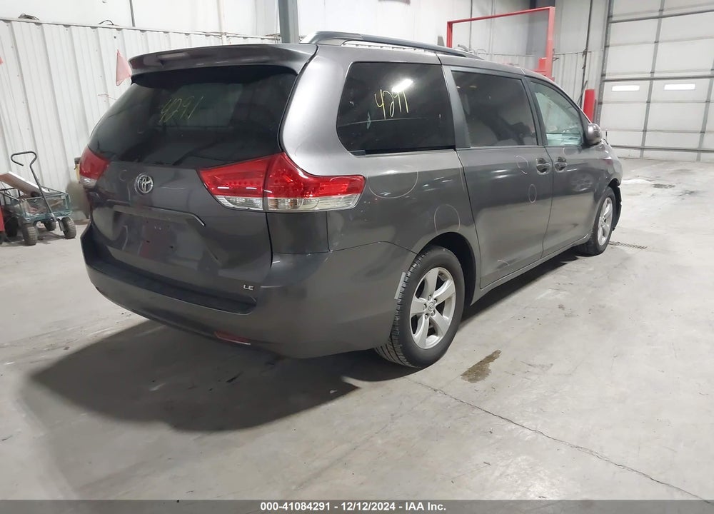 2014 TOYOTA SIENNA LE V6 8 PASSENGER VIN: 5TDKK3DC9ES497563