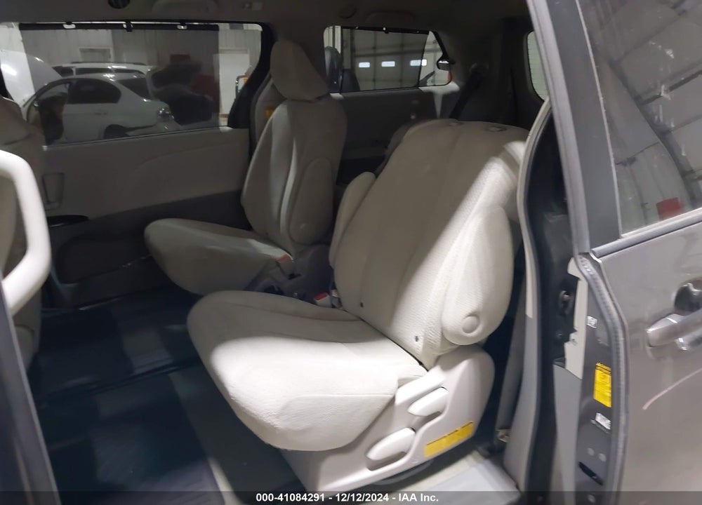 2014 TOYOTA SIENNA LE V6 8 PASSENGER VIN: 5TDKK3DC9ES497563