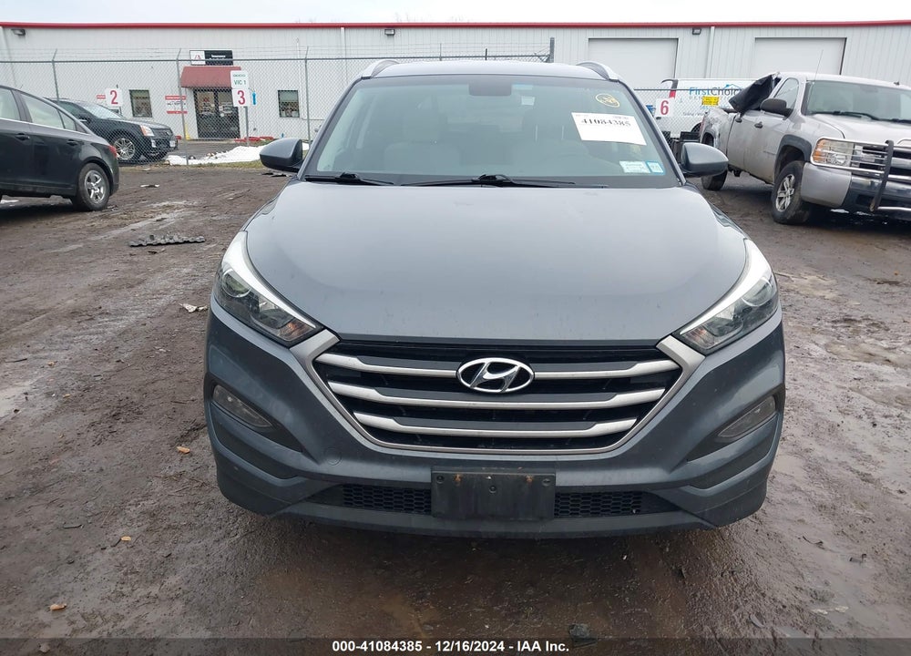 2017 HYUNDAI TUCSON SE VIN: KM8J3CA4XHU402350