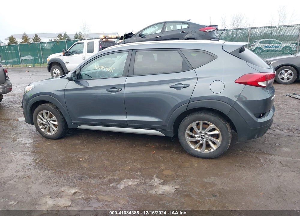 2017 HYUNDAI TUCSON SE VIN: KM8J3CA4XHU402350