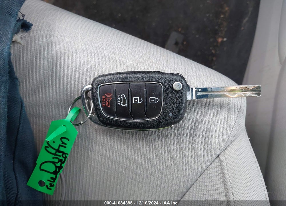 2017 HYUNDAI TUCSON SE VIN: KM8J3CA4XHU402350