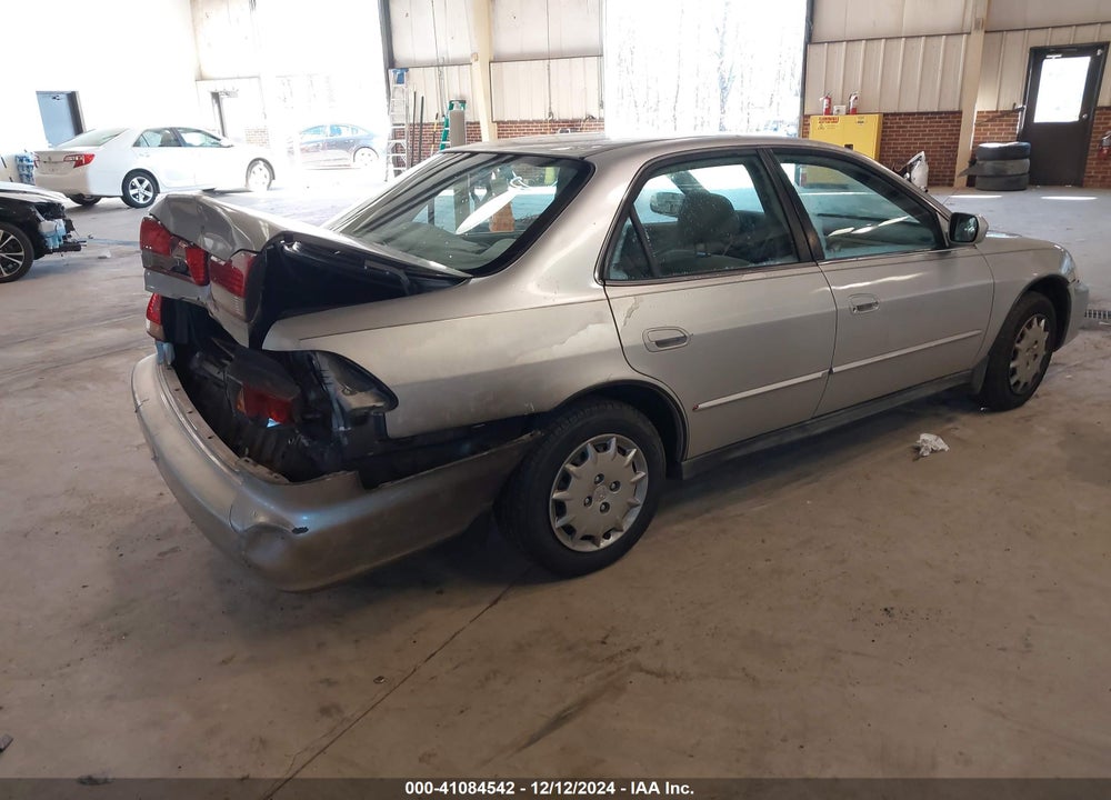 2002 HONDA ACCORD 2.3 LX VIN: 1HGCG56432A034996