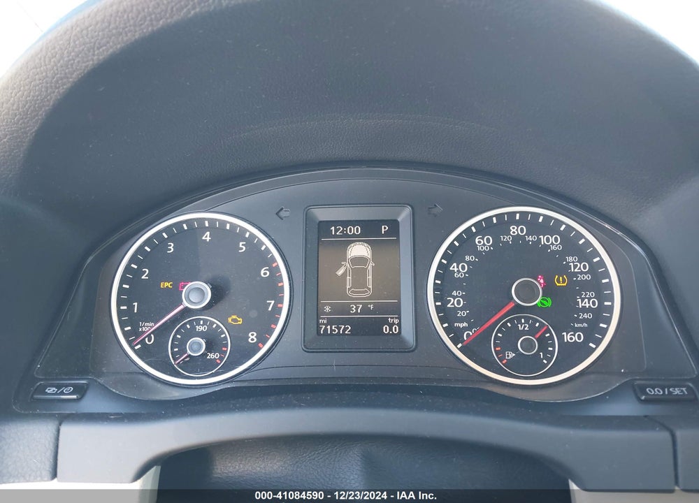 2017 VOLKSWAGEN TIGUAN VIN: WVGAV7AX6HK014183