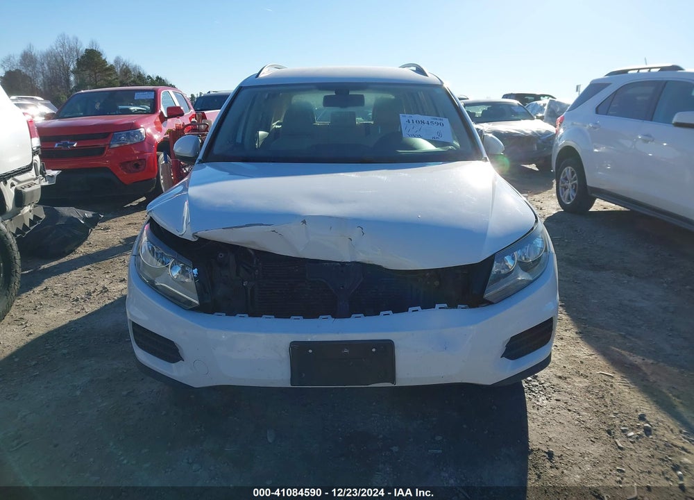 2017 VOLKSWAGEN TIGUAN VIN: WVGAV7AX6HK014183