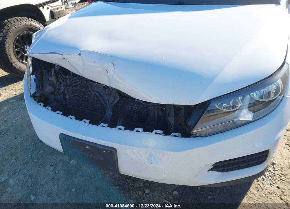 2017 VOLKSWAGEN TIGUAN VIN: WVGAV7AX6HK014183