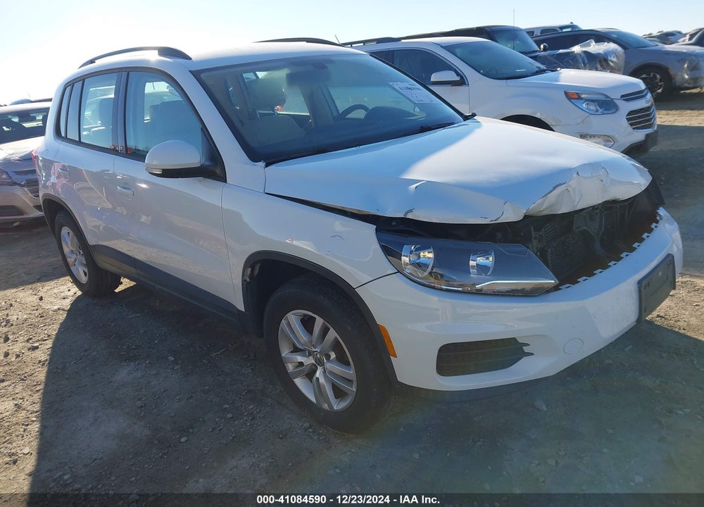 2017 VOLKSWAGEN TIGUAN VIN: WVGAV7AX6HK014183