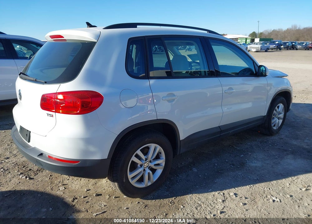 2017 VOLKSWAGEN TIGUAN VIN: WVGAV7AX6HK014183