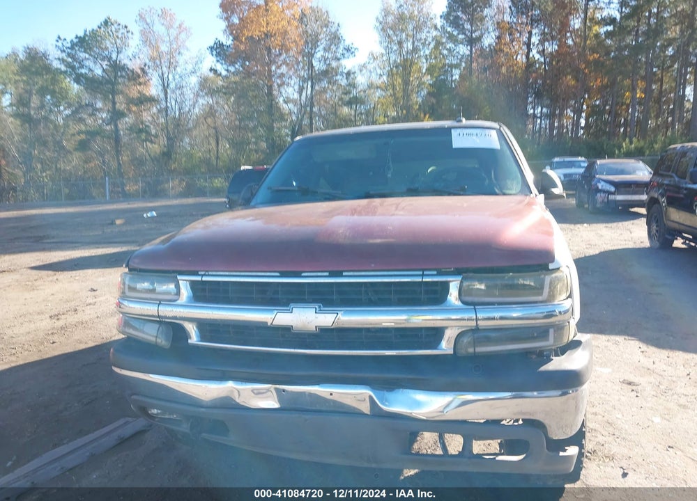 2005 CHEVROLET TAHOE LS VIN: 1GNEC13V15R241828