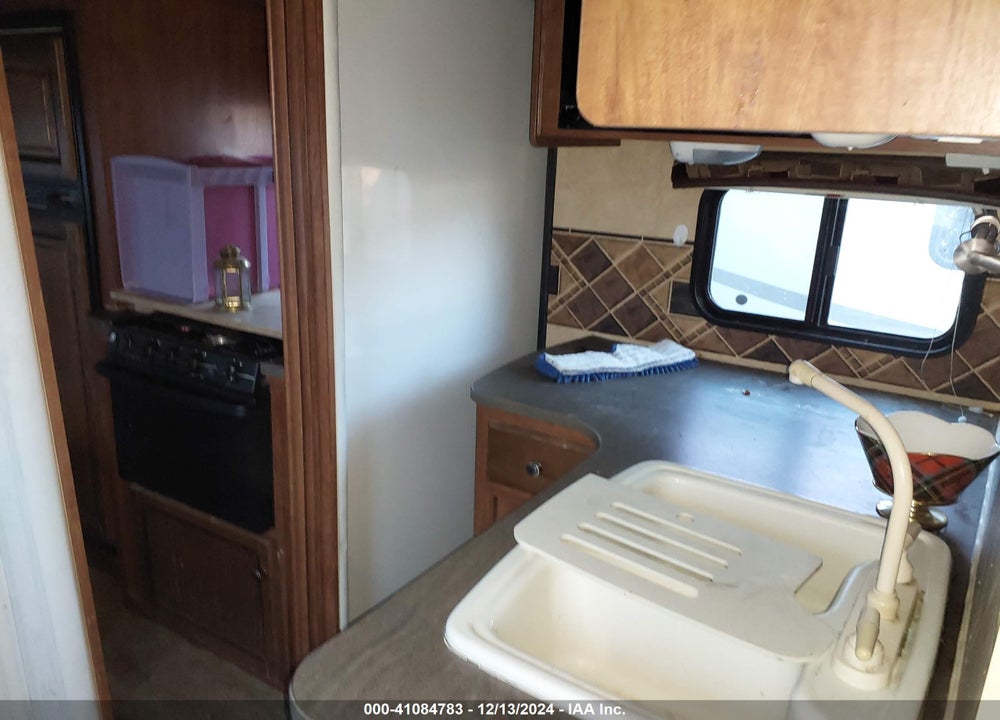 2012 JAYCO FLIGHT VIN: 1UJBJ0BS8C18S0538
