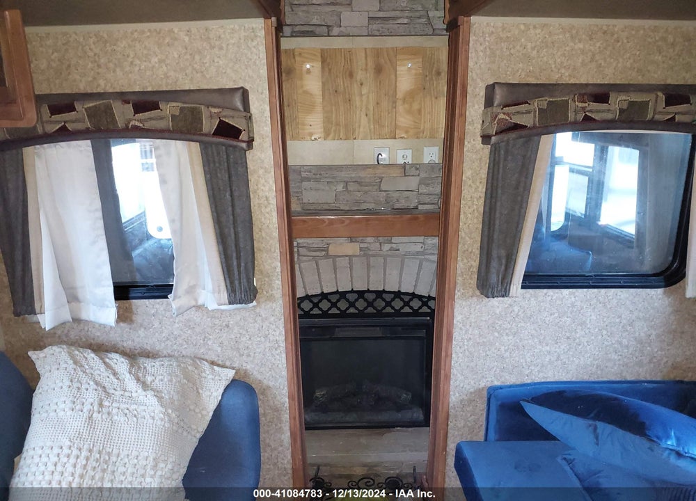 2012 JAYCO FLIGHT VIN: 1UJBJ0BS8C18S0538