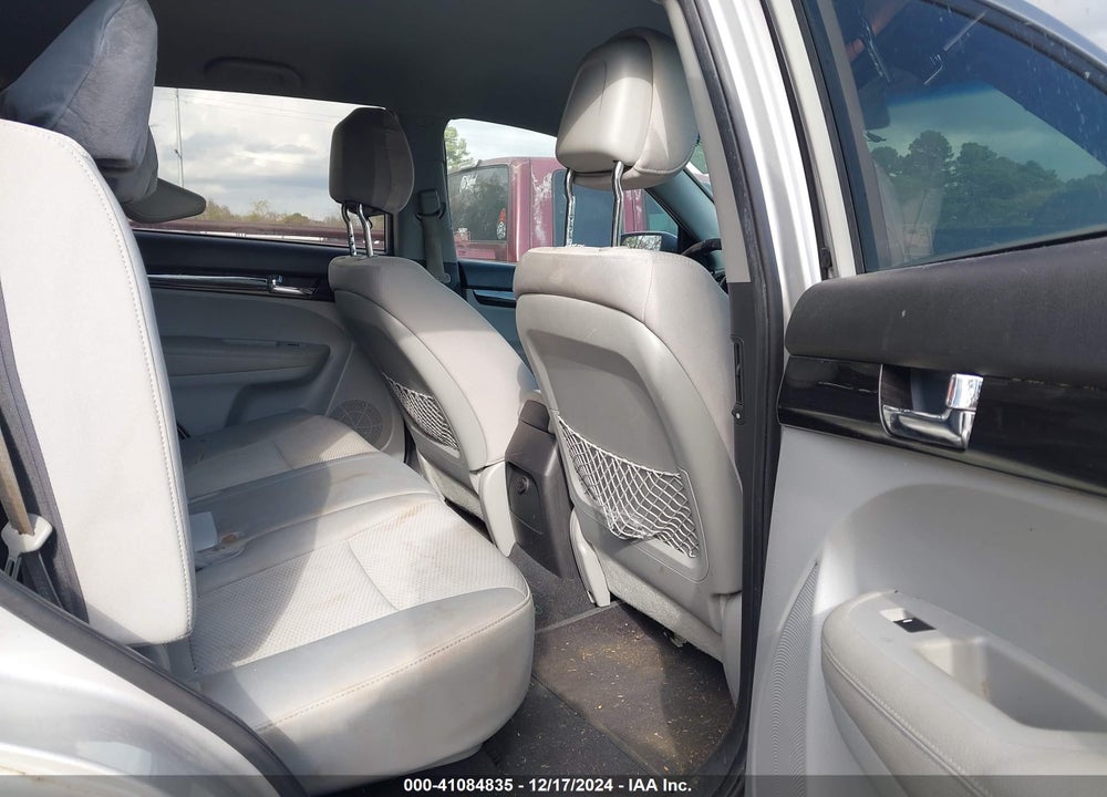 2011 KIA SORENTO LX VIN: 5XYKT3A17BG053297