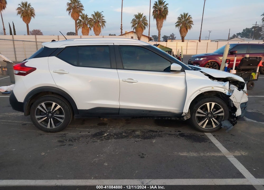 2019 NISSAN KICKS SV VIN: 3N1CP5CU3KL535935