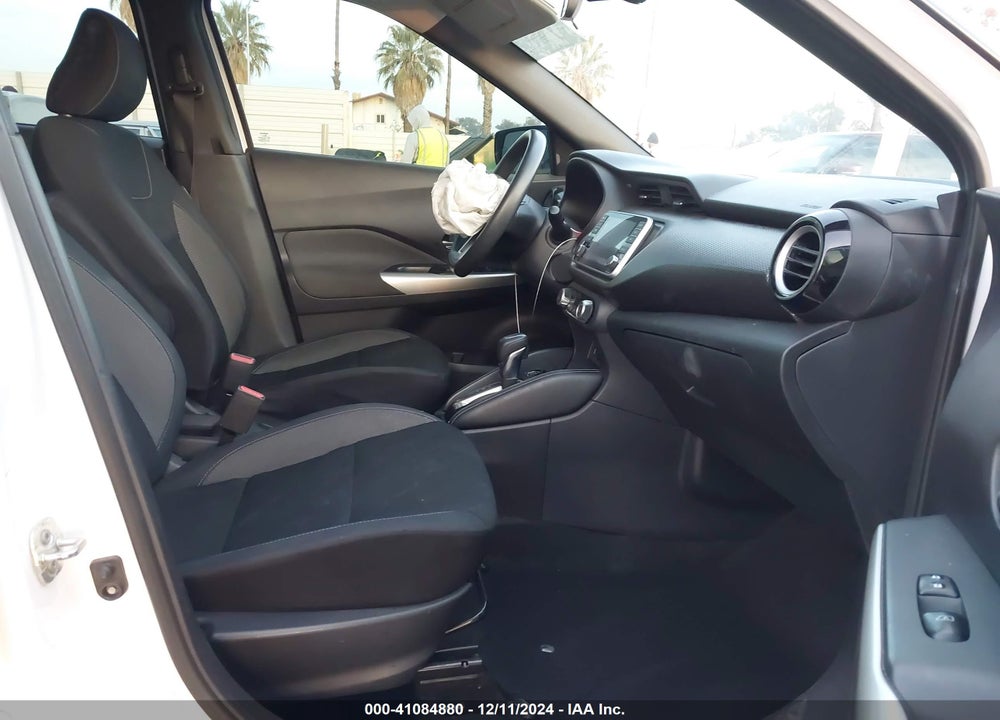 2019 NISSAN KICKS SV VIN: 3N1CP5CU3KL535935