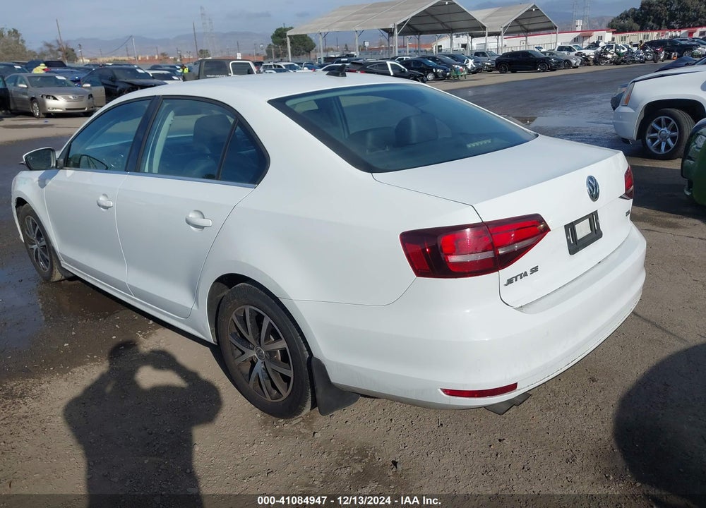 2017 VOLKSWAGEN JETTA 1.4T SE VIN: 3VWDB7AJ2HM343913