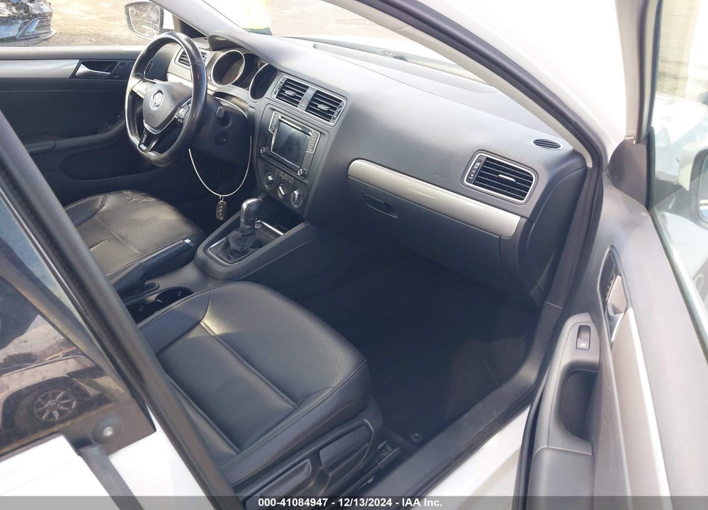 2017 VOLKSWAGEN JETTA 1.4T SE VIN: 3VWDB7AJ2HM343913