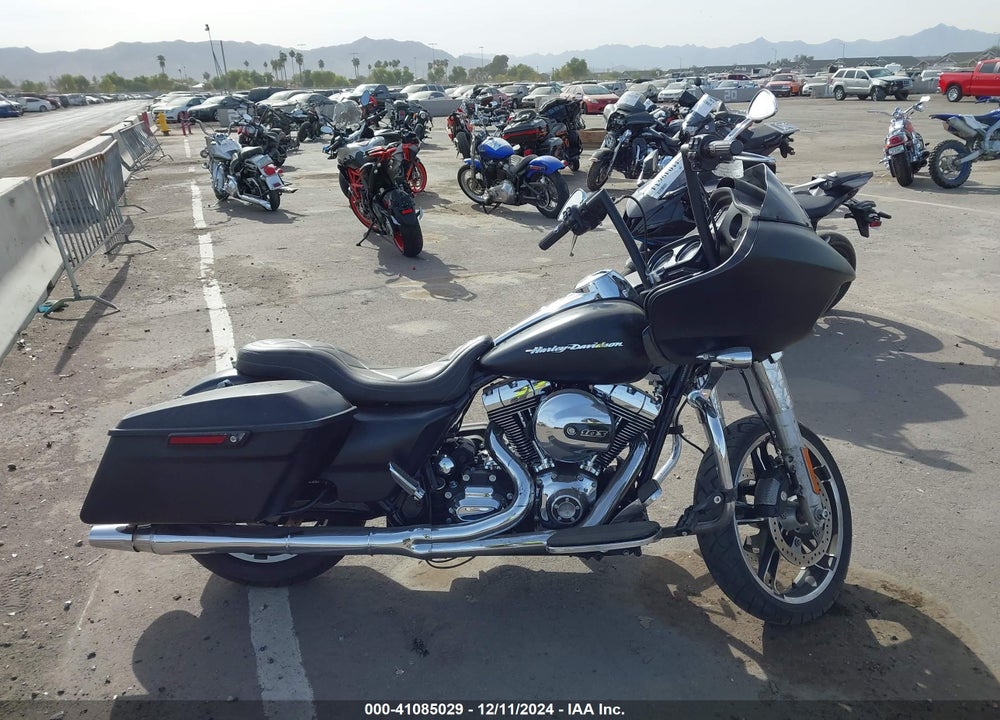 2015 HARLEY-DAVIDSON FLTRX ROAD GLIDE VIN: 1HD1KHM18FB695291