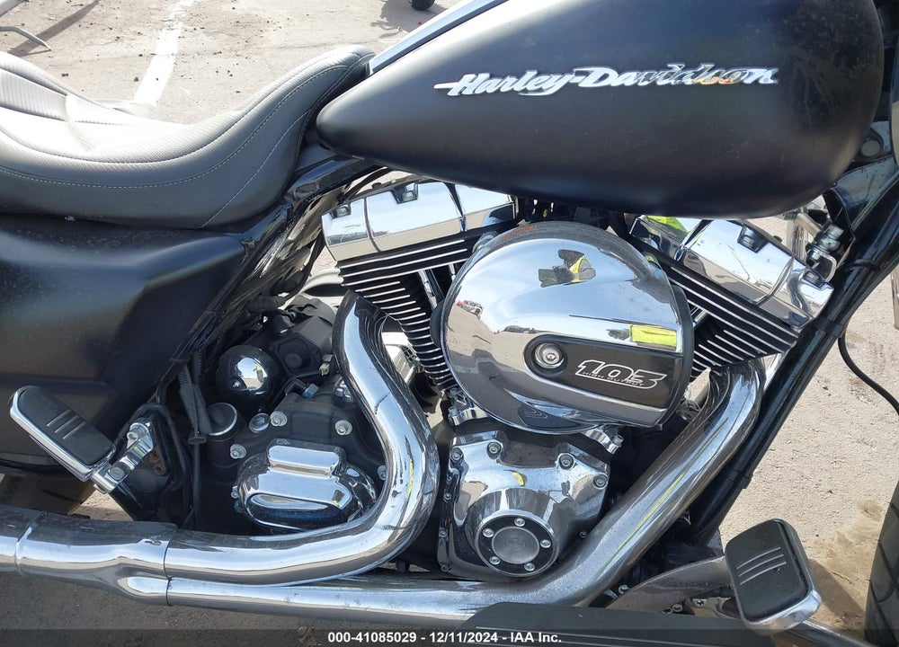 2015 HARLEY-DAVIDSON FLTRX ROAD GLIDE VIN: 1HD1KHM18FB695291
