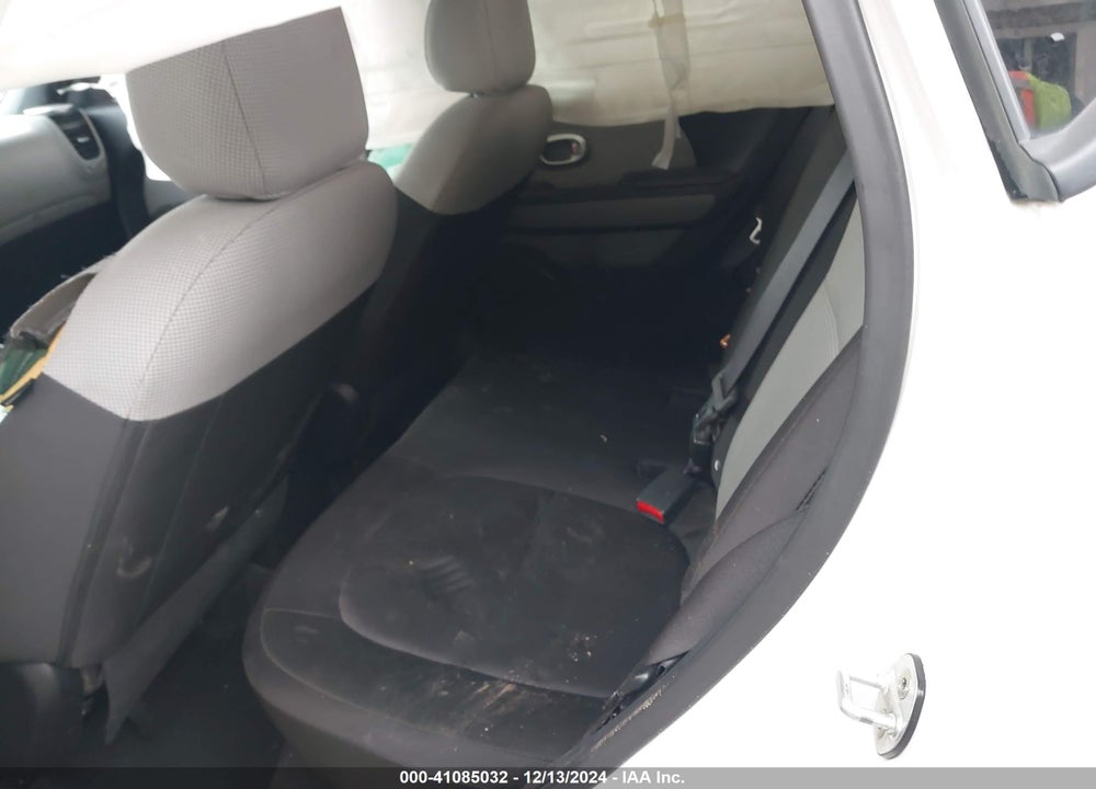 2016 KIA SOUL VIN: KNDJN2A25G7318201