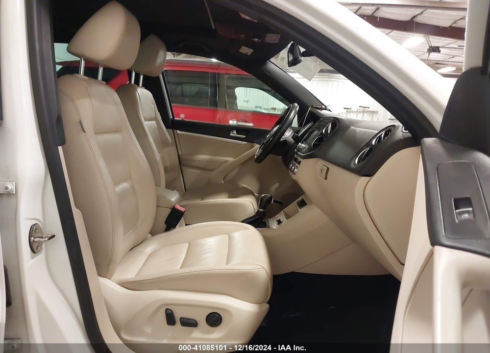 2015 VOLKSWAGEN TIGUAN R-LINE VIN: WVGAV7AX8FW029094