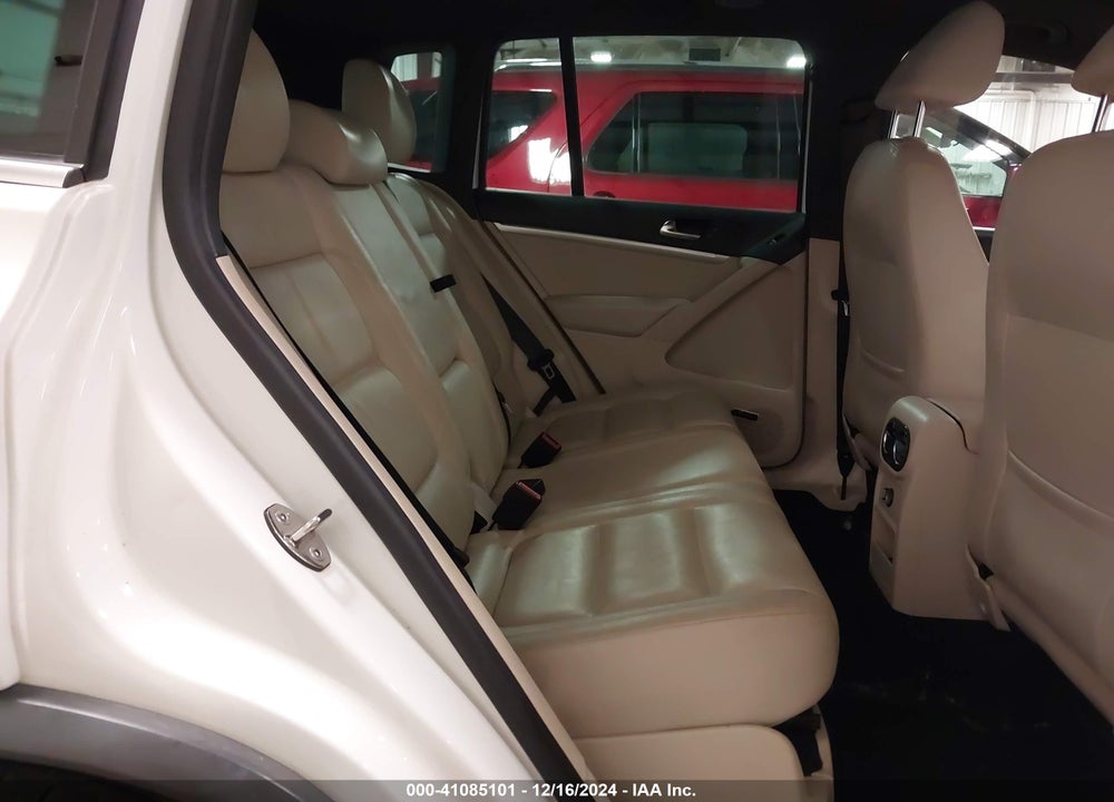 2015 VOLKSWAGEN TIGUAN R-LINE VIN: WVGAV7AX8FW029094