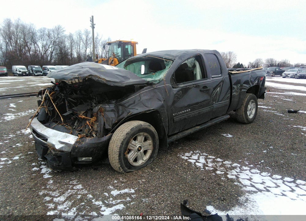 2011 CHEVROLET SILVERADO 1500 LT VIN: 1GCRKSE32BZ325618