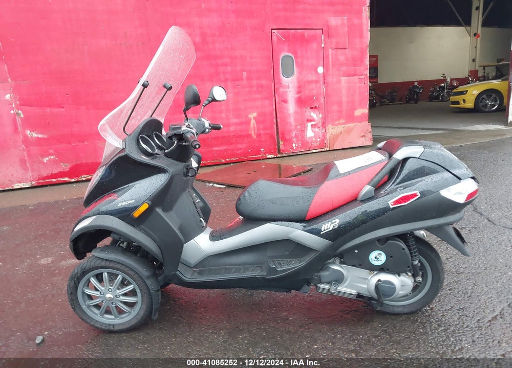 2009 PIAGGIO MP3 250 VIN: ZAPM479MX95003734