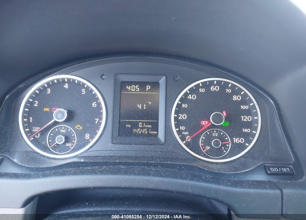 2010 VOLKSWAGEN TIGUAN S VIN: WVGBV7AX3AW524512