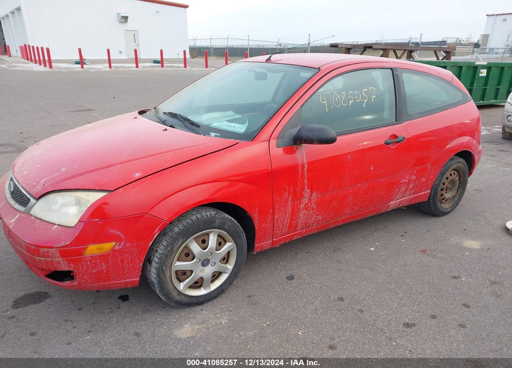 2005 FORD FOCUS ZX3 VIN: 3FAFP31N35R142857