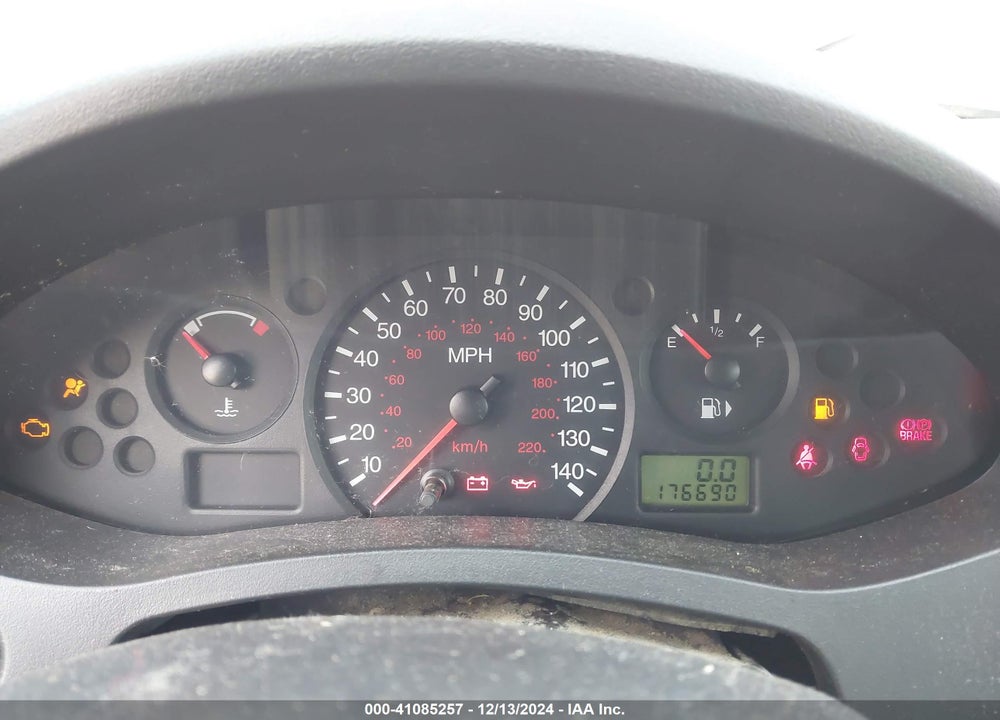 2005 FORD FOCUS ZX3 VIN: 3FAFP31N35R142857