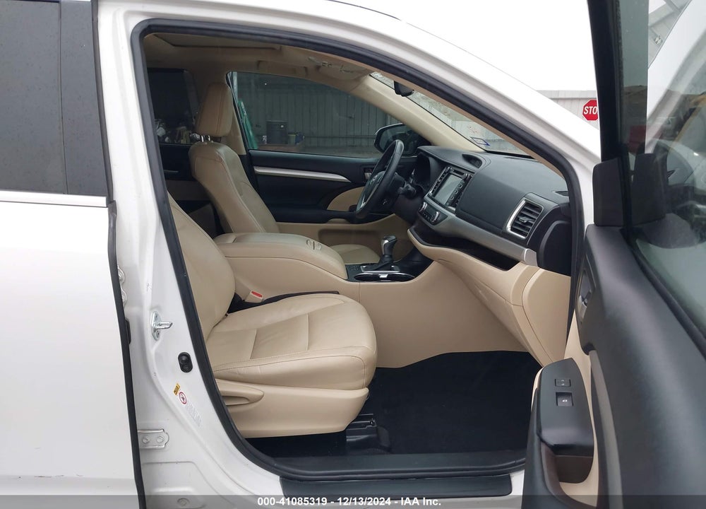 2016 TOYOTA HIGHLANDER XLE V6 VIN: 5TDKKRFH4GS161821