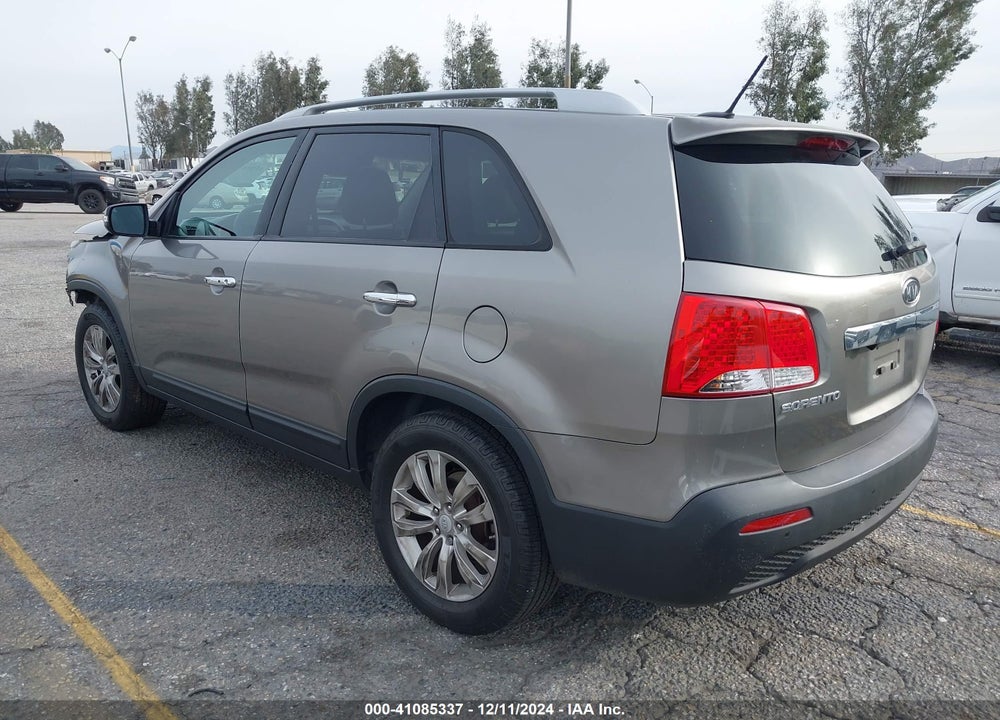 2011 KIA SORENTO EX VIN: 5XYKU3A13BG093681